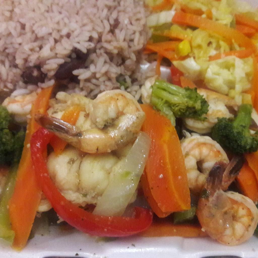 Nadine Vibes Kitchen & Sports Bar | restaurant | 6305 Miramar Pkwy, Miramar, FL 33023, USA | 7542632343 OR +1 754-263-2343