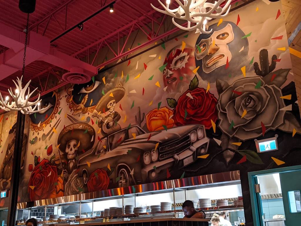 Carlos & Pepes | restaurant | 1405 Boulevard Michèle-Bohec #102, Blainville, QC J7C 5L4, Canada | 4504334141 OR +1 450-433-4141