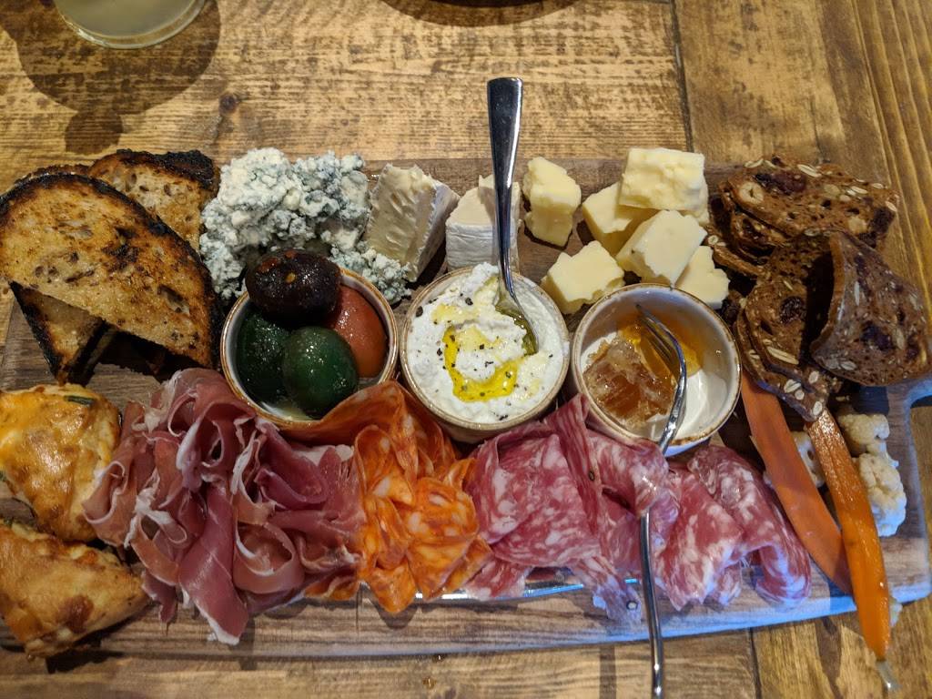 Whisper Creek Farm: The Kitchen | restaurant | 4040 Central Florida Pkwy, Orlando, FL 32837, USA | 4073934755 OR +1 407-393-4755