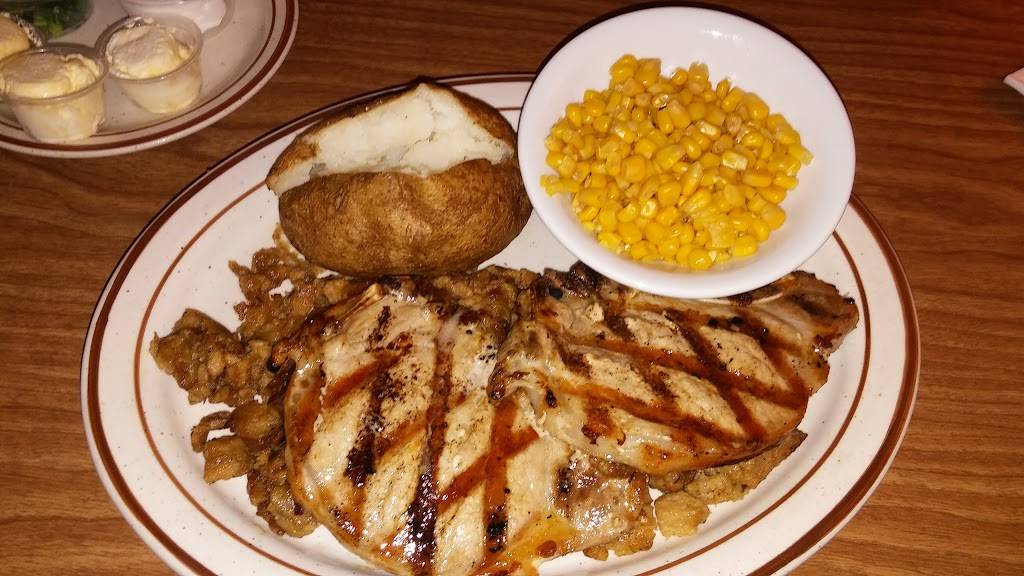 Chuck Wagon Bar & Cafe | restaurant | 1353 W 6th St, Corona, CA 92882, USA | 9517377162 OR +1 951-737-7162