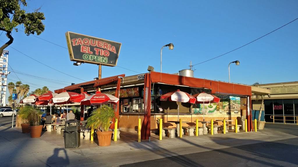 Tacos Y Mariscos El Tio | restaurant | 10250 Rosecrans Ave, Bellflower, CA 90706, USA | 5629258381 OR +1 562-925-8381