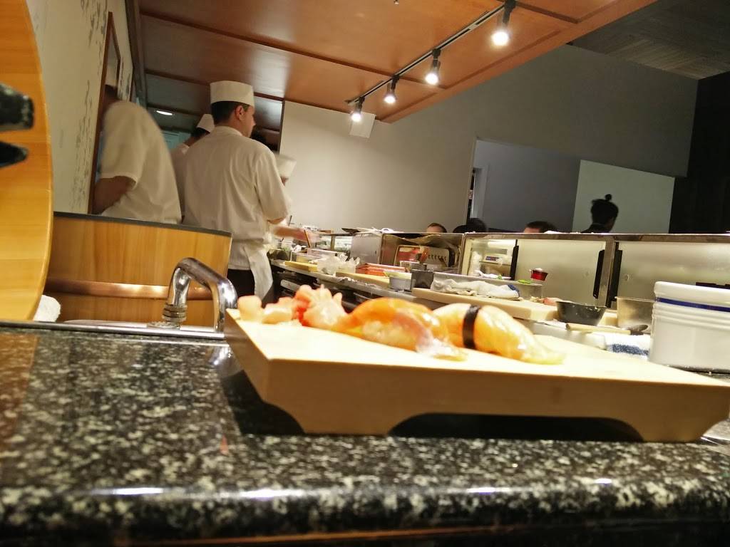 Shiros Sushi | restaurant | 2401 2nd Ave, Seattle, WA 98121, USA | 2064439844 OR +1 206-443-9844