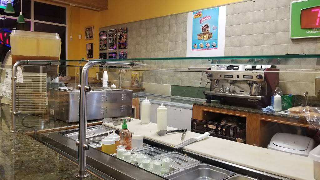 La Coriana | restaurant | 3655 NW 107th Ave, Doral, FL 33178, USA | 3055926191 OR +1 305-592-6191