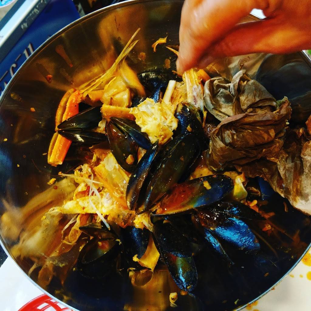 Crab & Spice | restaurant | 6740 IL-53, Woodridge, IL 60517, USA | 6305152722 OR +1 630-515-2722