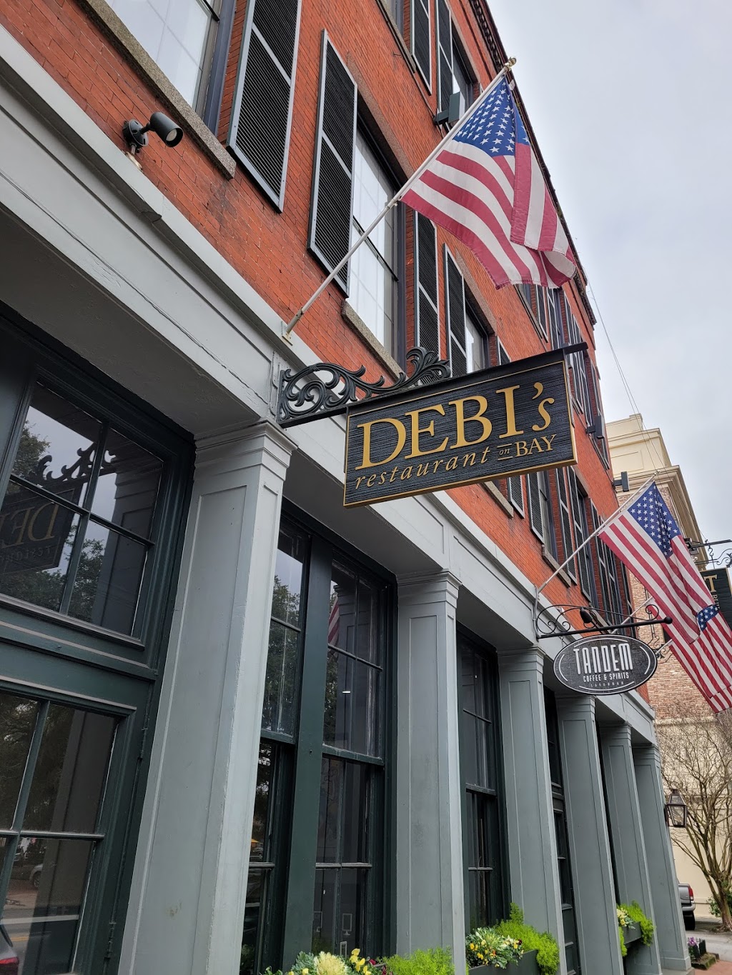 Debis Restaurant | restaurant | 225 E Bay St, Savannah, GA 31401, USA | 9124386762 OR +1 912-438-6762