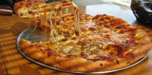 Queen’s Pizza & Wings | meal takeaway | 919 Upper Paradise Rd, Hamilton, ON L9B 2M9, Canada | 9053185050 OR +1 905-318-5050