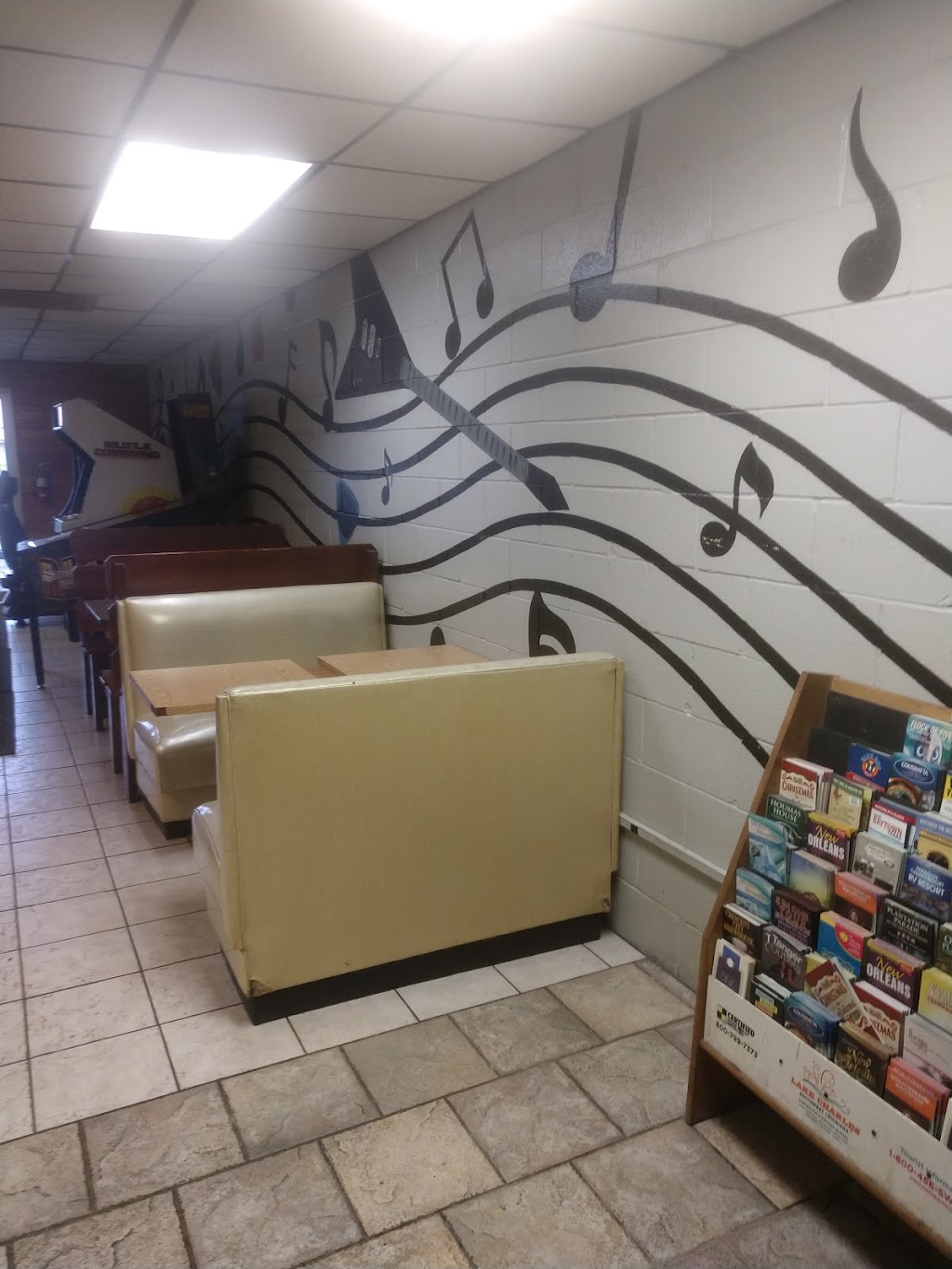 Hard Country Café | restaurant | 2374 LA-109, Vinton, LA 70668, USA | 3375895647 OR +1 337-589-5647