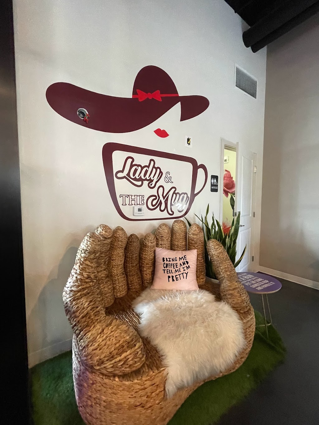 Lady and the Mug | cafe | 510 W Grand Central Ave, Tampa, FL 33606, USA | 8133744871 OR +1 813-374-4871