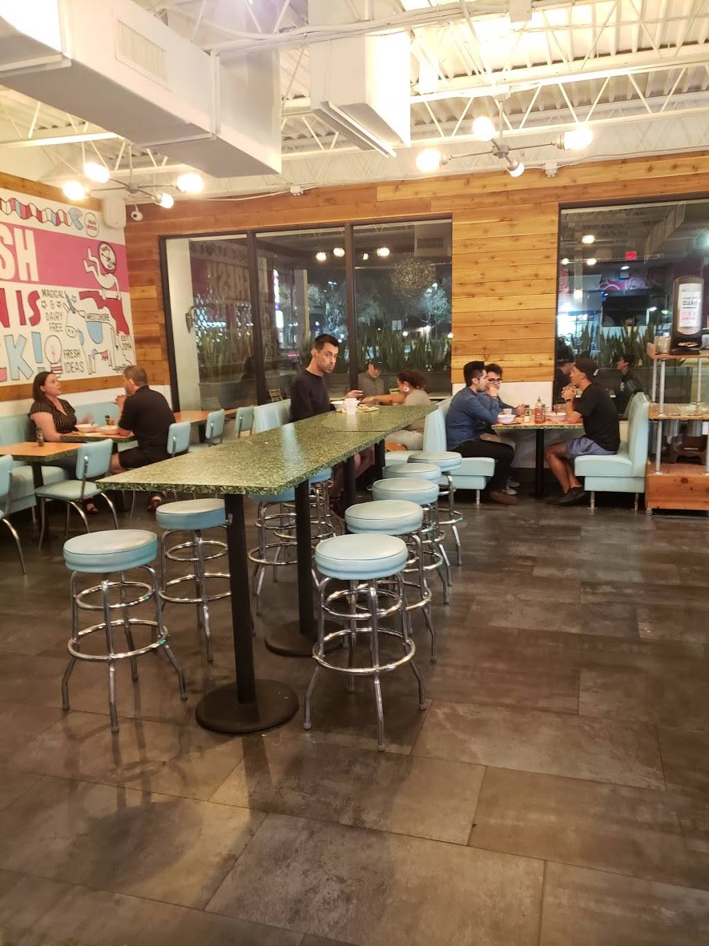 Fresh Kitchen | restaurant | 4616 W Kennedy Blvd, Tampa, FL 33609, USA | 8135635700 OR +1 813-563-5700