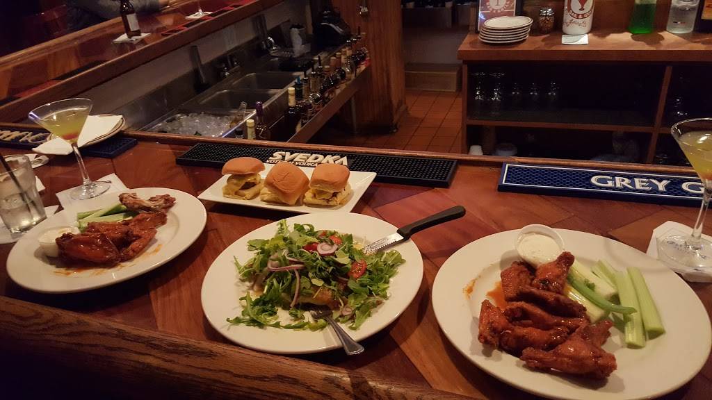 Brass Rail Bar & Grill | restaurant | 89 Freneau Ave, Matawan, NJ 07747, USA | 7322908400 OR +1 732-290-8400