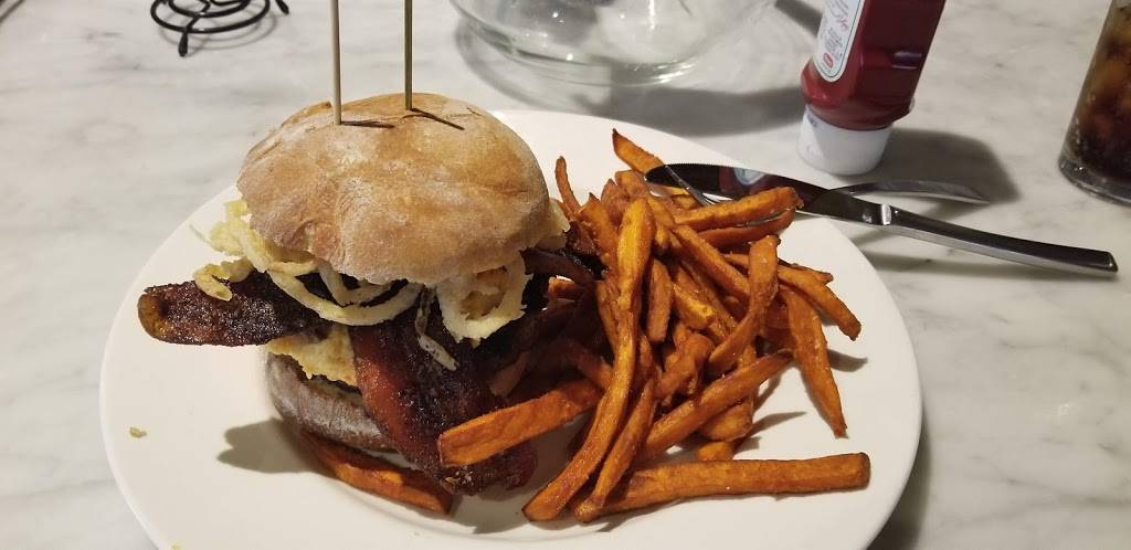 The Southern Steak & Oyster | restaurant | 150 3rd Ave S #110, Nashville, TN 37201, USA | 6157241762 OR +1 615-724-1762