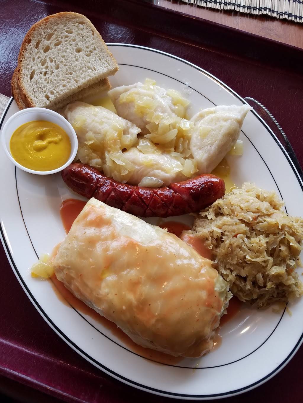 Janiks Pierogi Cafe | restaurant | 38-40 Main St, Westfield, MA 01085, USA | 4135795620 OR +1 413-579-5620