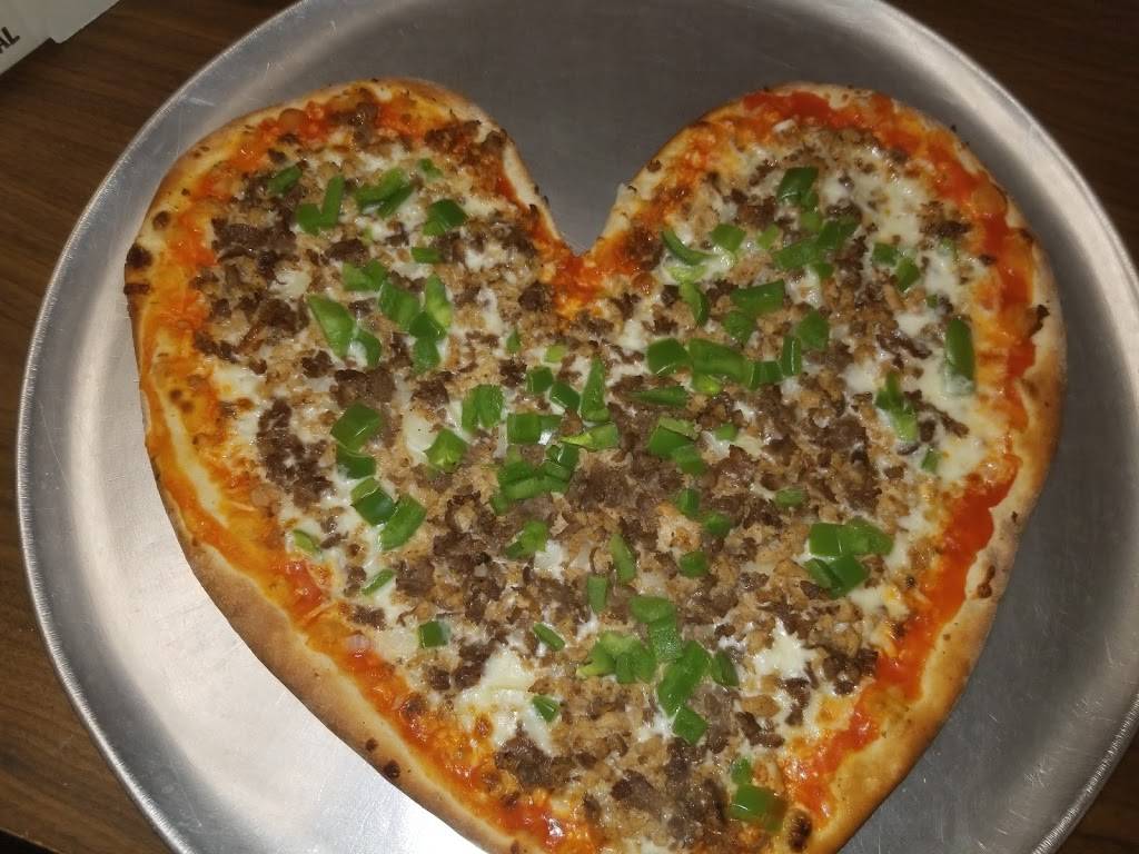 Felton Pizza Deli And Market | restaurant | 103 W Main St, Felton, DE 19943, USA | 3022844552 OR +1 302-284-4552