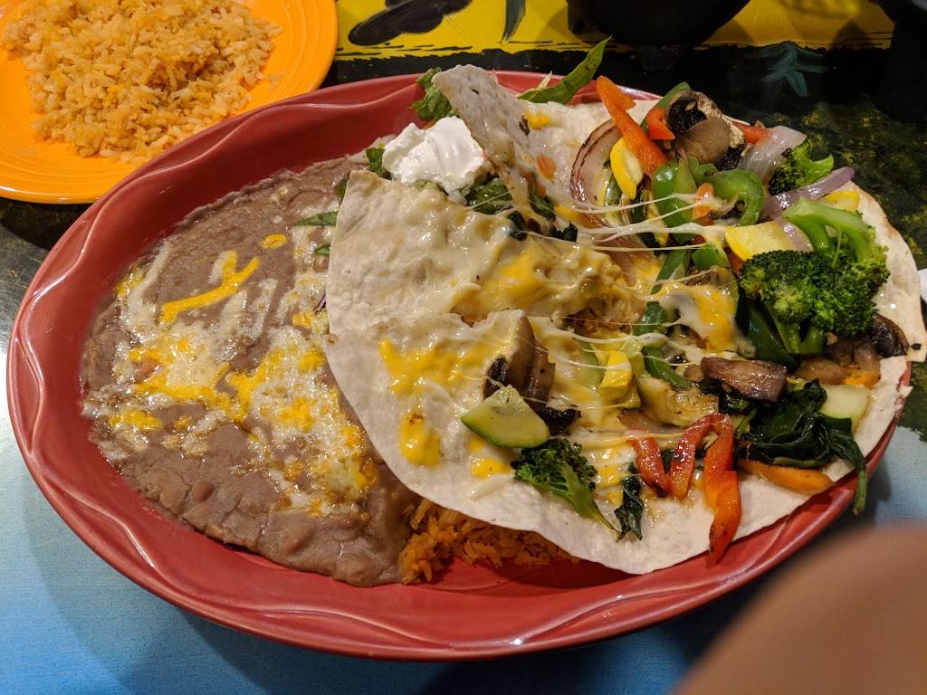 Zarape Restaurant | restaurant | 33 Maple St, Marlborough, MA 01752, USA | 5084855502 OR +1 508-485-5502