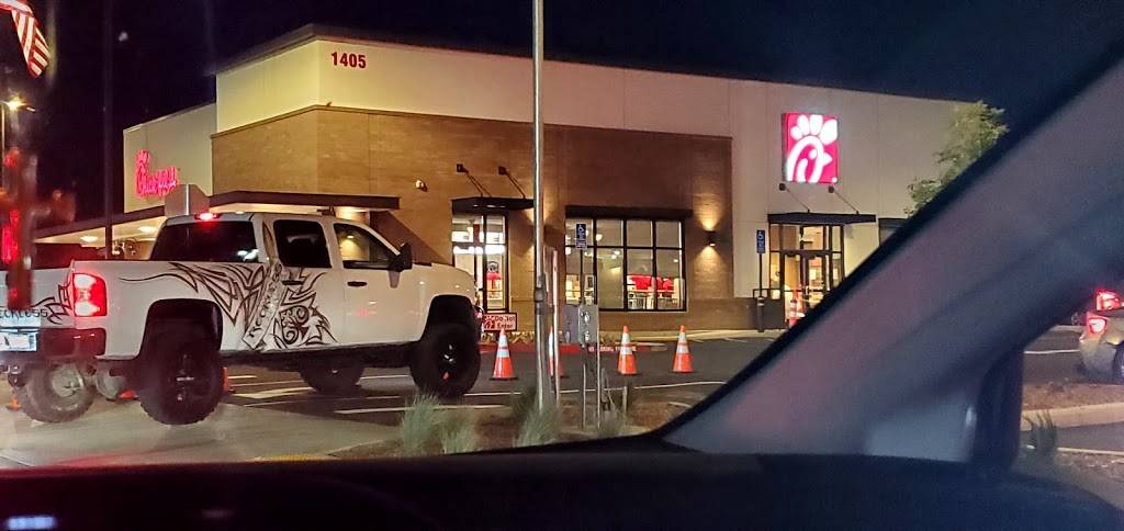 Chick-fil-A Hwy 99 & Yosemite Ave, Manteca, CA 95366 | restaurant | 1405 E Yosemite Ave, Manteca, CA 95336, USA | 2092392000 OR +1 209-239-2000