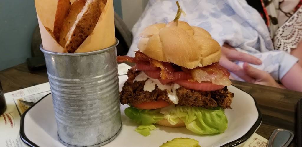 The Buxton Common | restaurant | 1420 Long Plains Rd, Buxton, ME 04093, USA | 2072989621 OR +1 207-298-9621