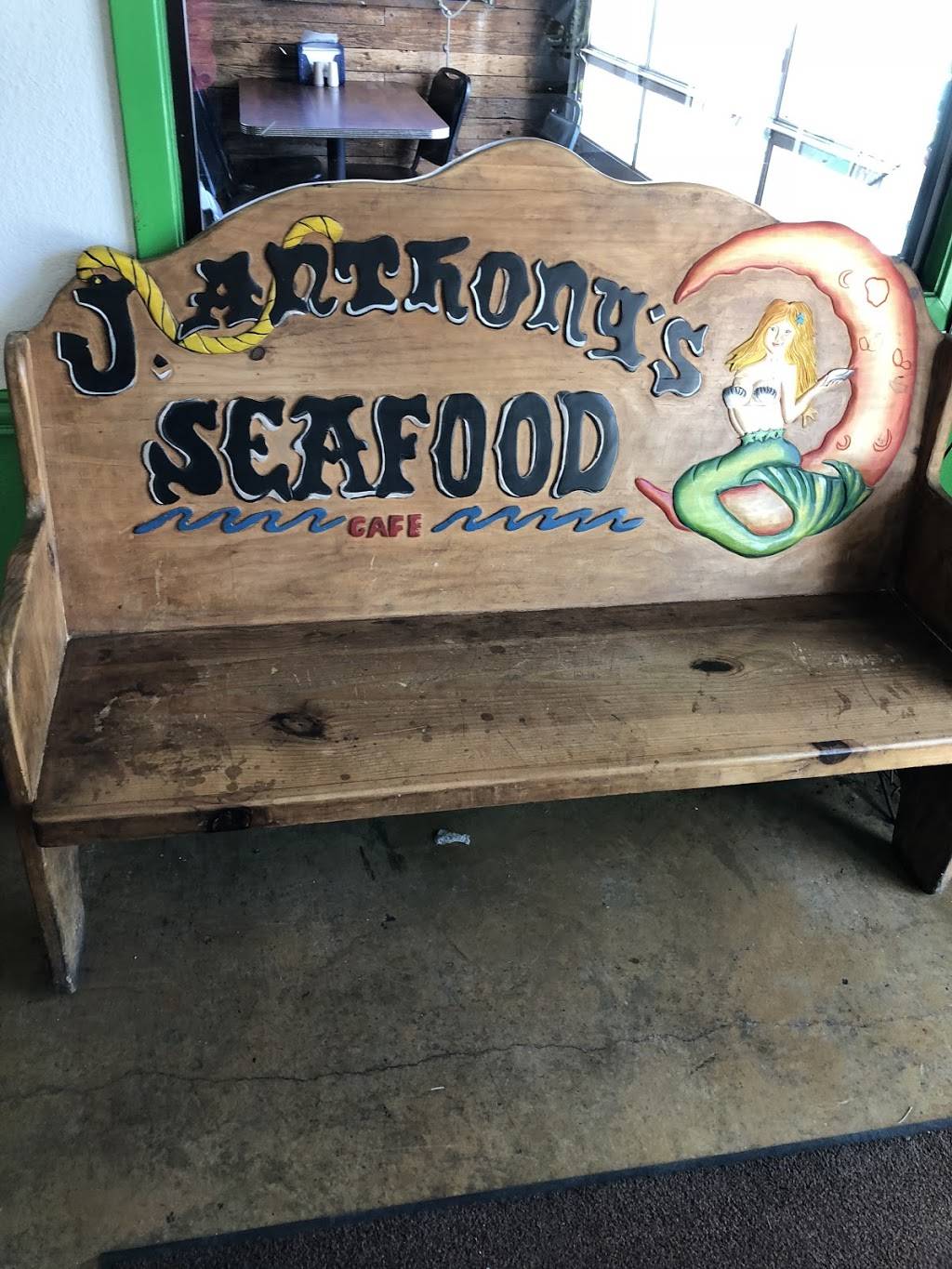 J Anthonys Seafood Cafe | restaurant | 847 S General McMullen Dr, San Antonio, TX 78237, USA | 2104381992 OR +1 210-438-1992