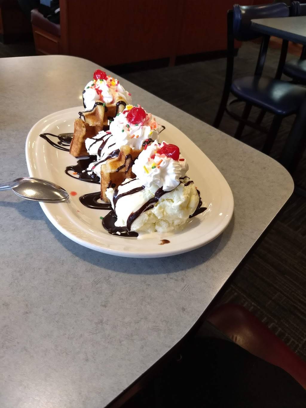 Friendlys | restaurant | 7134 Governor Ritchie Hwy, Glen Burnie, MD 21061, USA | 4107617362 OR +1 410-761-7362