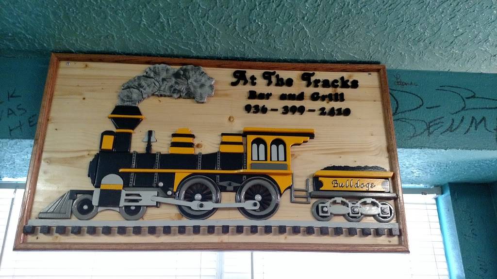 At the Tracks | restaurant | 11739 5th St, North Zulch, TX 77872, USA | 9363992410 OR +1 936-399-2410
