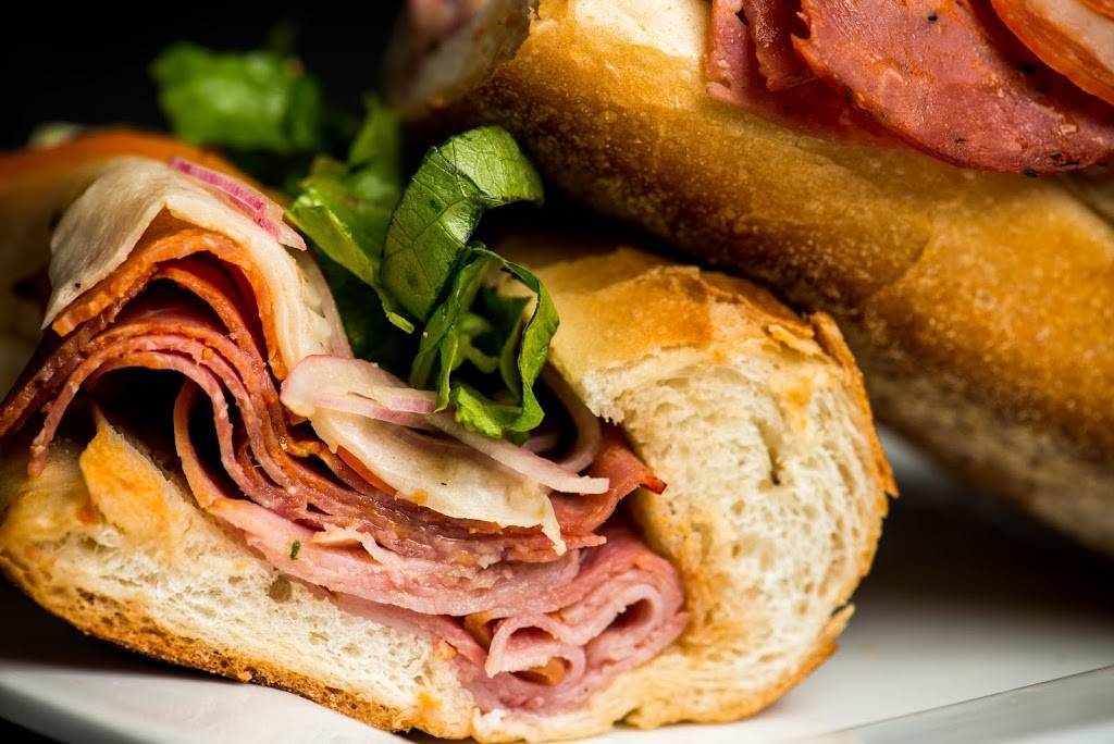 Breachway Gourmet | restaurant | 1 Charlestown Beach Rd, Charlestown, RI 02813, USA | 4013649000 OR +1 401-364-9000