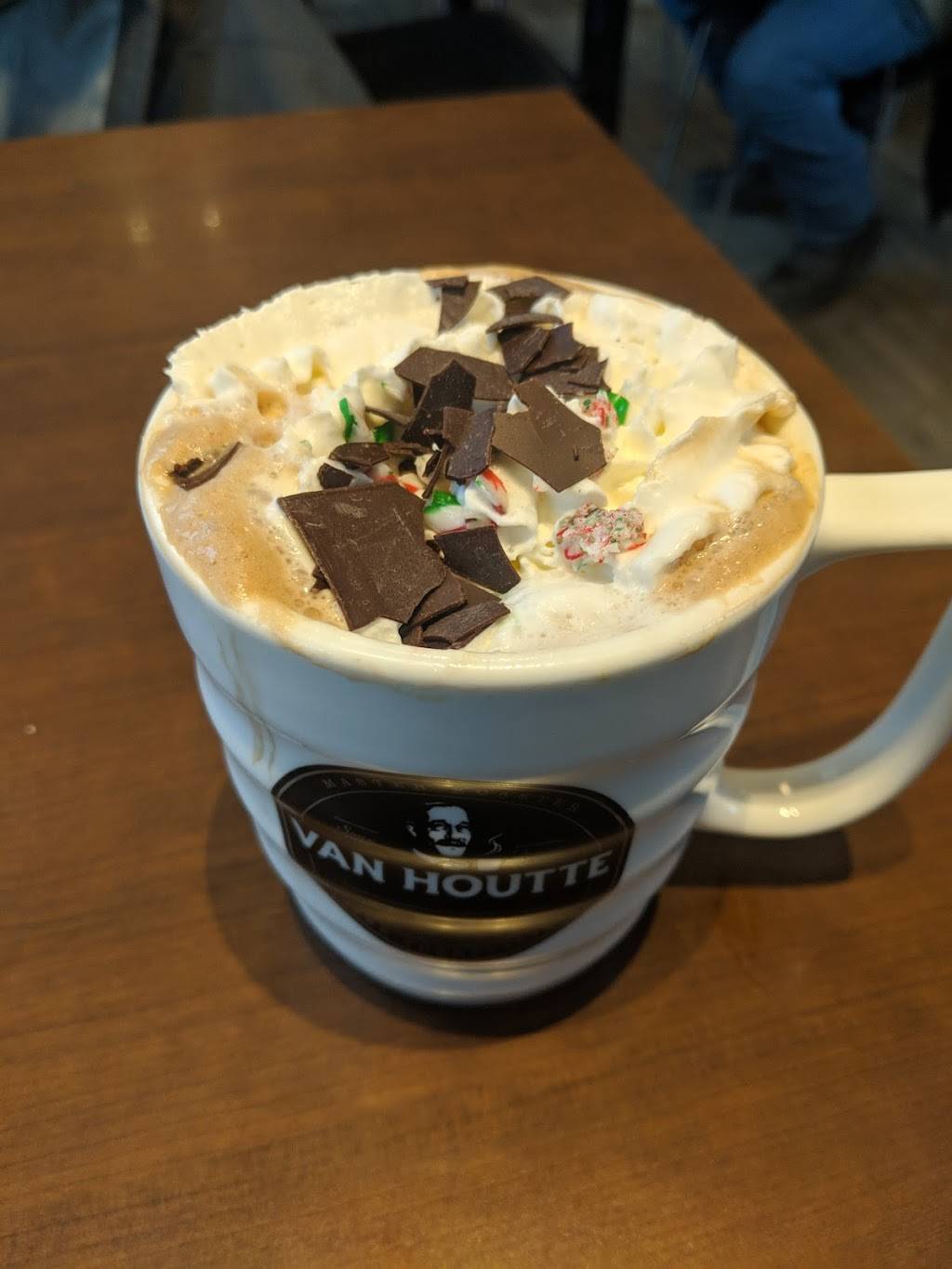 Café Van Houtte | cafe | 1695 Rue Des Cascades O, Saint-Hyacinthe, QC J2S 3H9, Canada | 4507737787 OR +1 450-773-7787