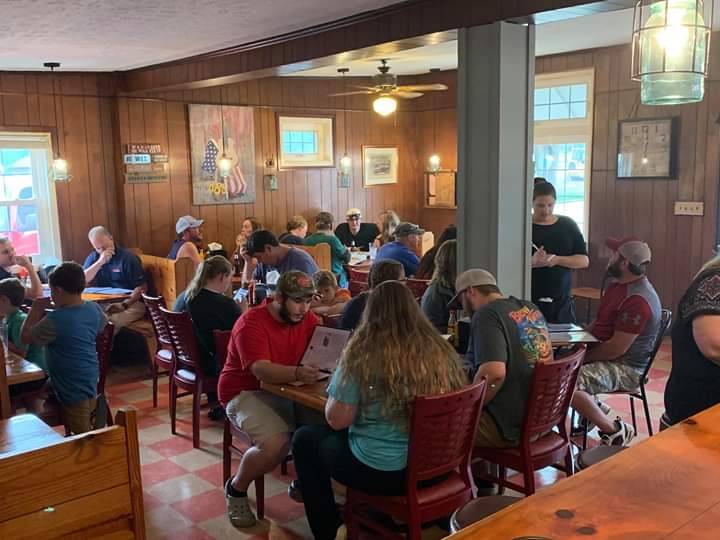 Lil Guss | restaurant | 703 Dogwood Ave, Grottoes, VA 24441, USA | 5402497172 OR +1 540-249-7172