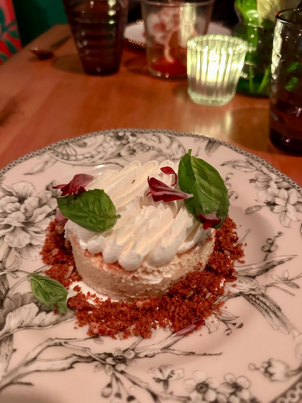 Lilith | restaurant | 238 Spahr St, Pittsburgh, PA 15232, USA | 4127449290 OR +1 412-744-9290