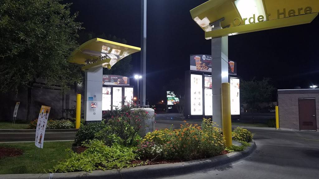 McDonalds | cafe | 3750 Forest Ln, Dallas, TX 75229, USA | 2143576694 OR +1 214-357-6694