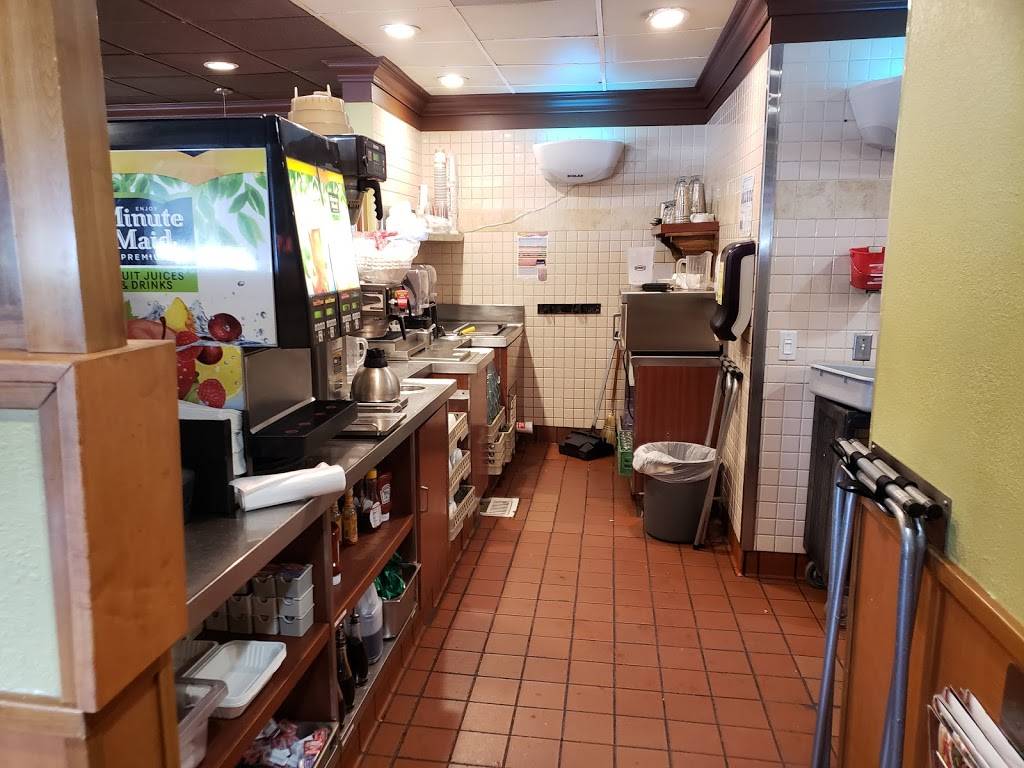 Dennys | restaurant | 645 N Azusa Ave, West Covina, CA 91791, USA | 6263316961 OR +1 626-331-6961