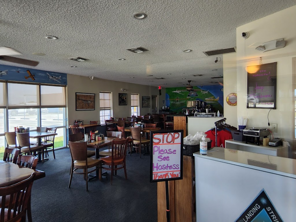 Landing Strip Cafe | restaurant | 2800 NW 20th Trail, Okeechobee, FL 34972, USA | 8634676828 OR +1 863-467-6828