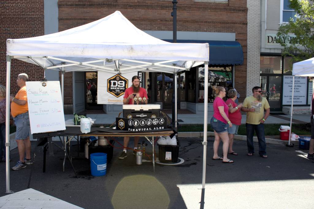 D9 Brewing Lake Norman | restaurant | 11138 Treynorth Dr, Cornelius, NC 28031, USA | 7042477200 OR +1 704-247-7200