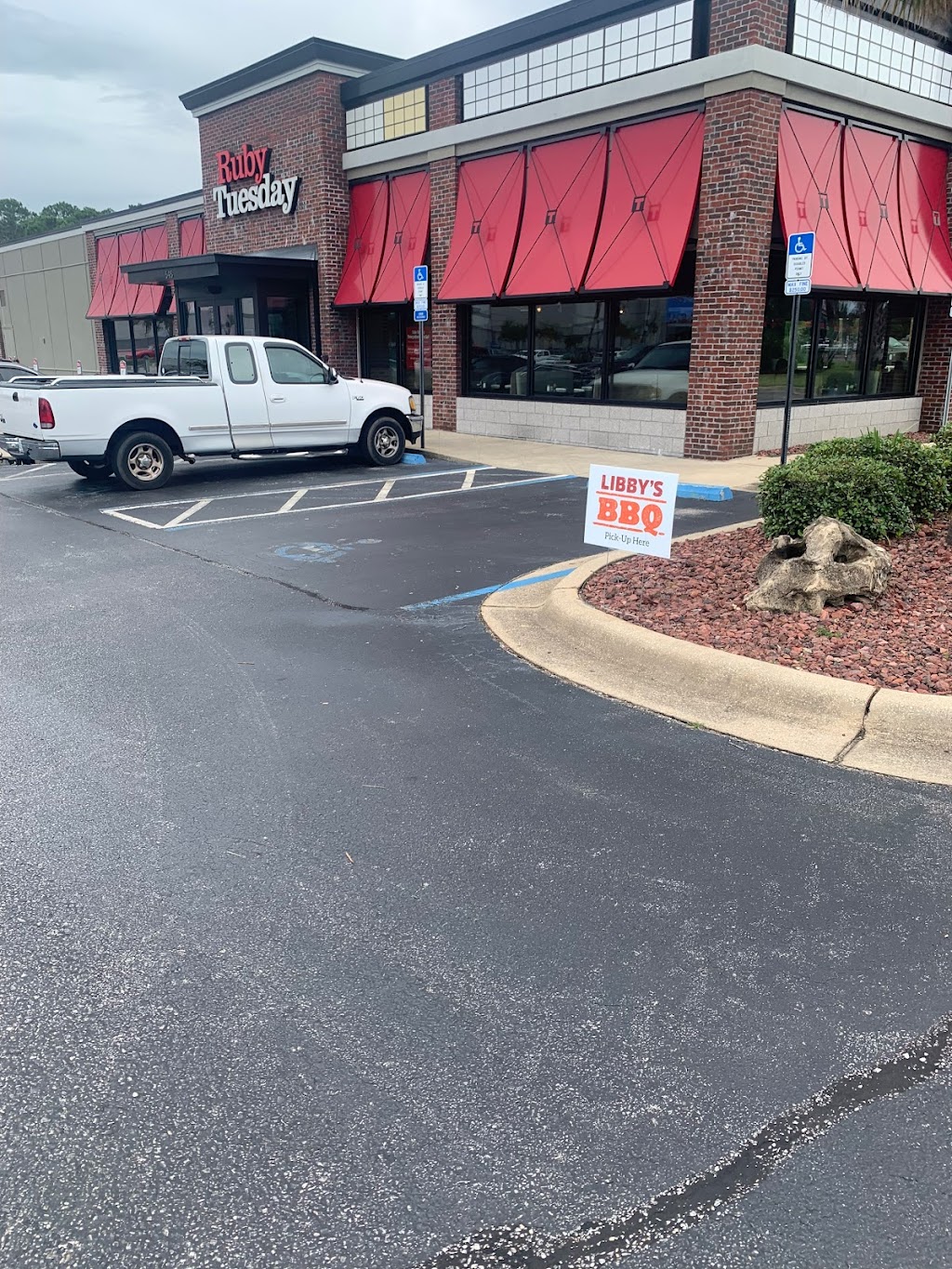 Libbys BBQ | restaurant | 545 N Navy Blvd Suite C, Pensacola, FL 32507, USA | 8504569939 OR +1 850-456-9939