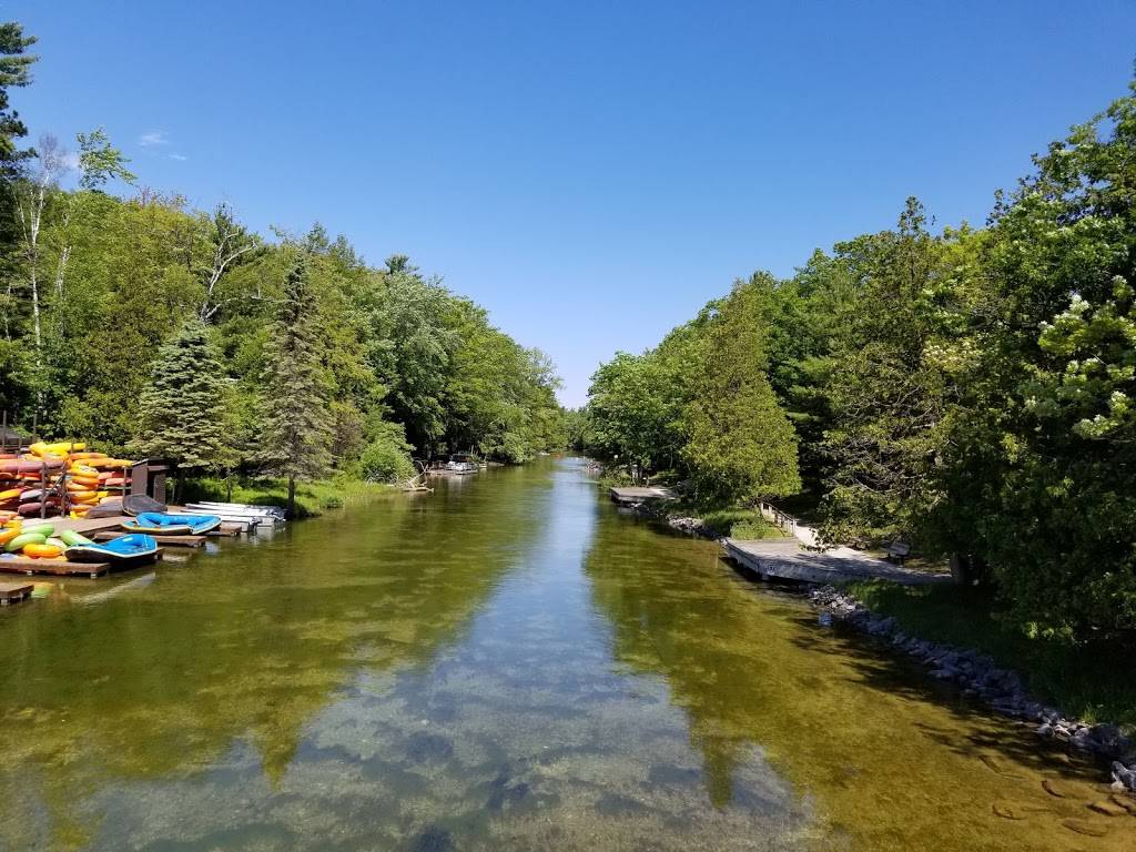 Riverside Canoe Trips | restaurant | 5042 N Scenic Hwy, Honor, MI 49640, USA | 2313255622 OR +1 231-325-5622
