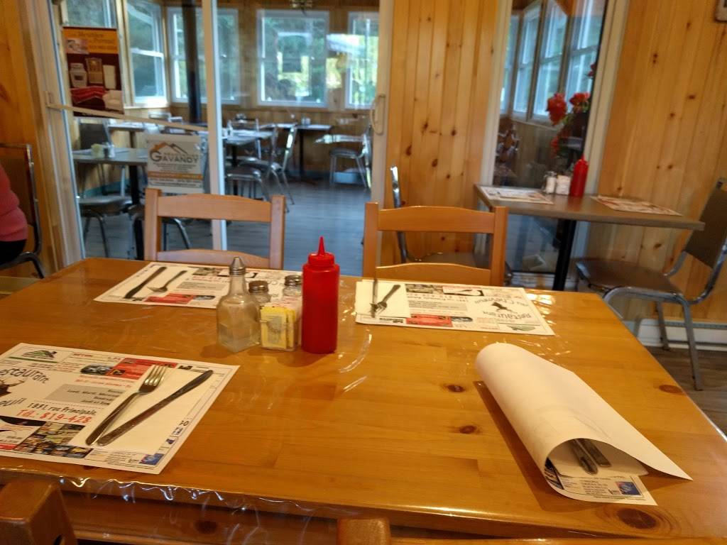 Rendez-Vous Du Chevreuil | restaurant | 1931 Rue Principale, Duhamel, QC J0V 1G0, Canada | 8194283333 OR +1 819-428-3333