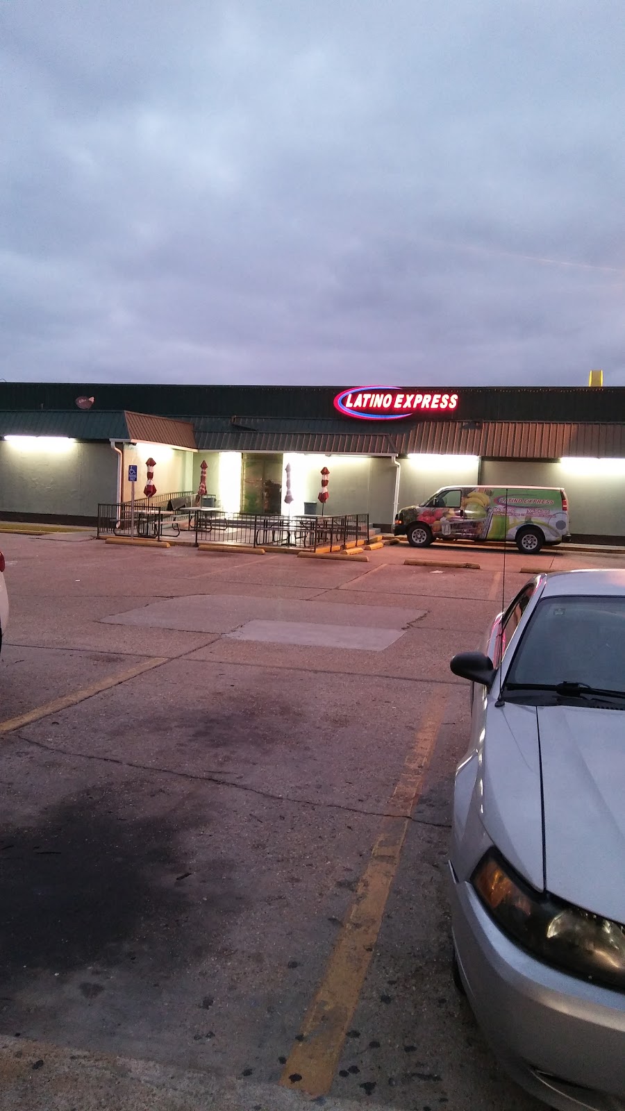 Latino Express #2 | restaurant | 710 Terry Pkwy, Terrytown, LA 70056, USA | 5043013853 OR +1 504-301-3853