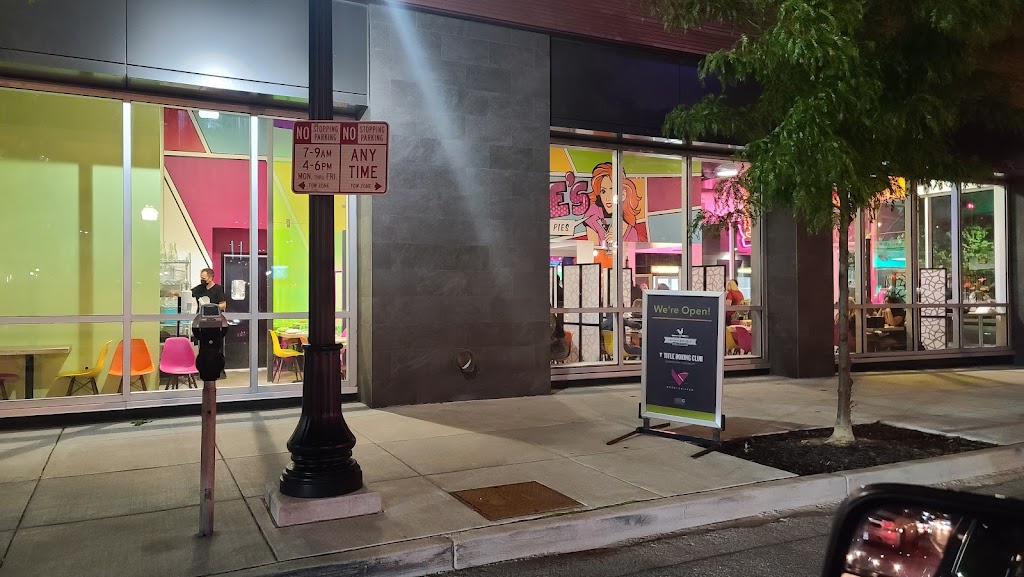 Rosies Cocktails & Pies | restaurant | 300 E 7th St, Cincinnati, OH 45202, USA | 5133811243 OR +1 513-381-1243