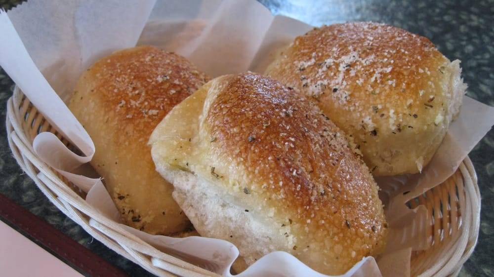 Napolis Italian Restaurant | restaurant | 1301 N Broadway, Pittsburg, KS 66762, USA | 6202329494 OR +1 620-232-9494