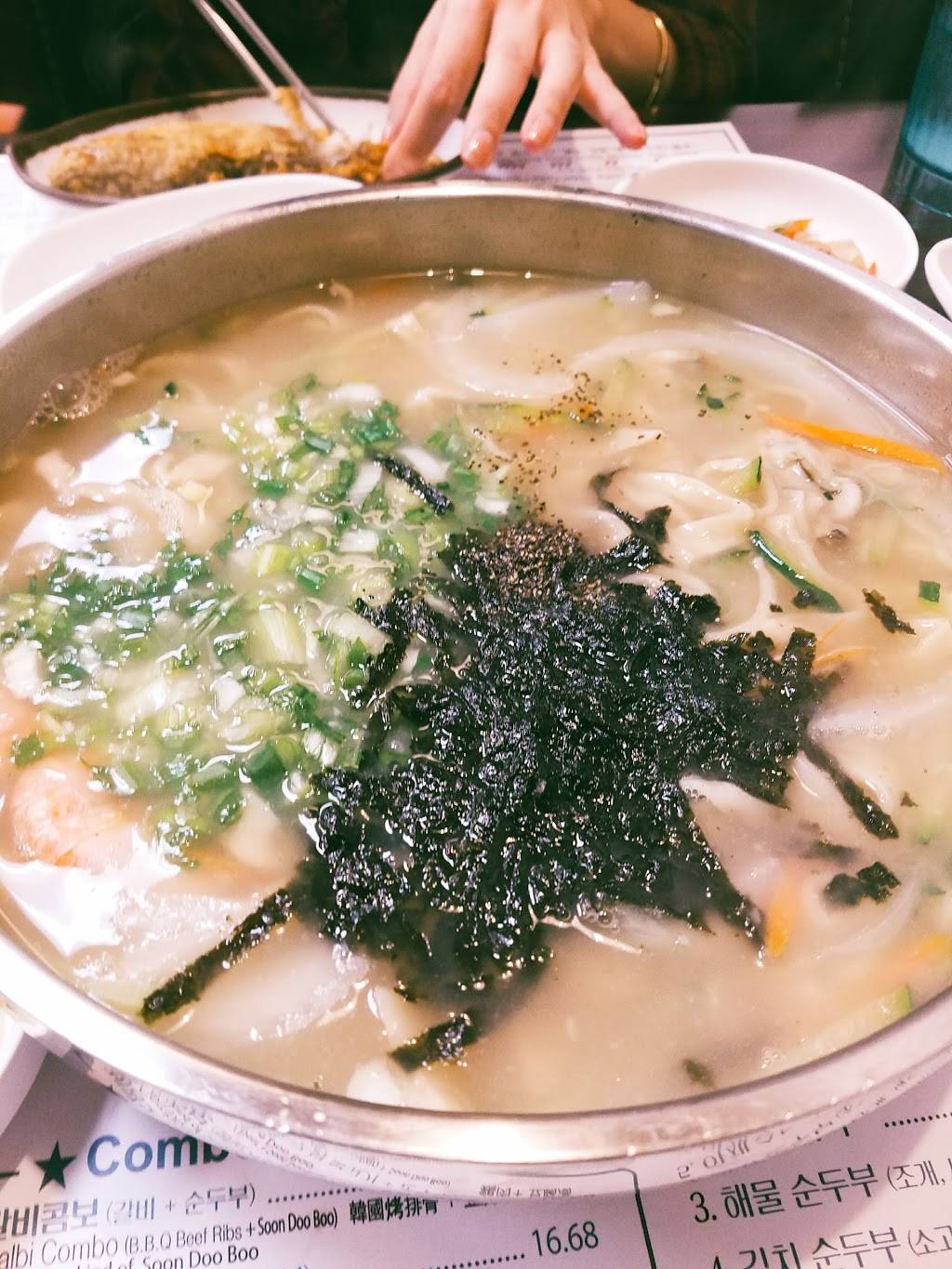 Royal Thai Restaurant | restaurant | 4200 Chino Hills Pkwy #120, Chino Hills, CA 91709, USA | 9093932640 OR +1 909-393-2640