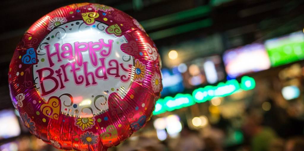 Sportsbook Bar and Grill | restaurant | 9660 E Arapahoe Rd, Greenwood Village, CO 80112, USA | 3037991300 OR +1 303-799-1300