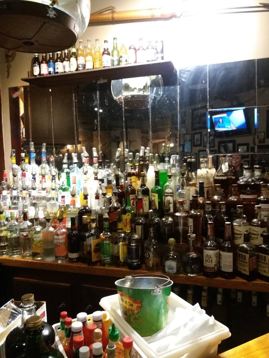 Backwaters on Sand Key | restaurant | 1261 Gulf Blvd, Clearwater Beach, FL 33767, USA | 7275177383 OR +1 727-517-7383