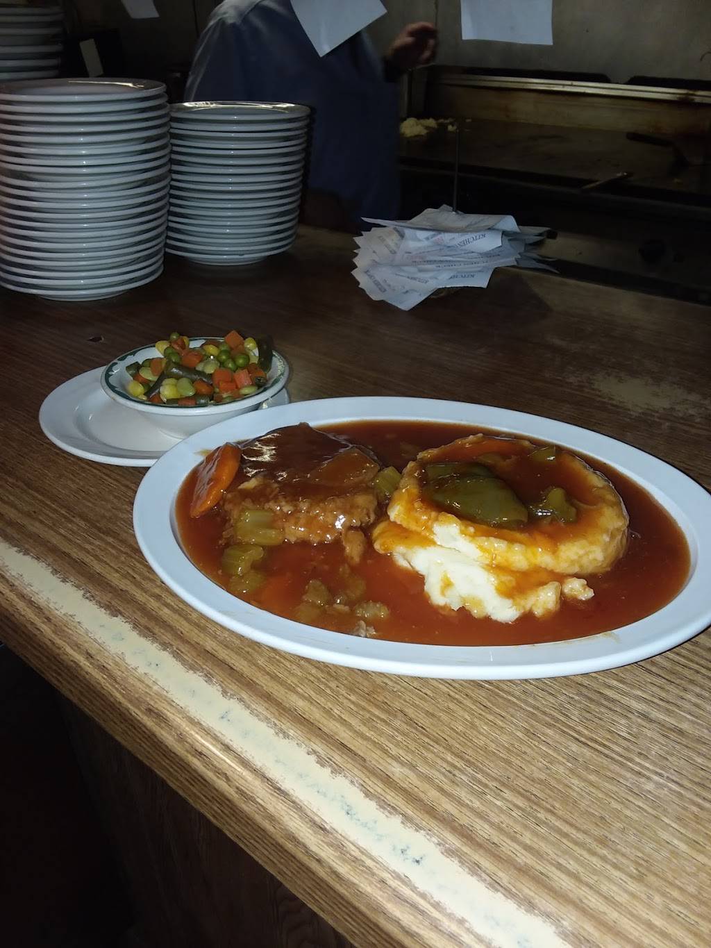 Landmark | restaurant | 1 E Main St, Freeport, IL 61032, USA | 8152351006 OR +1 815-235-1006