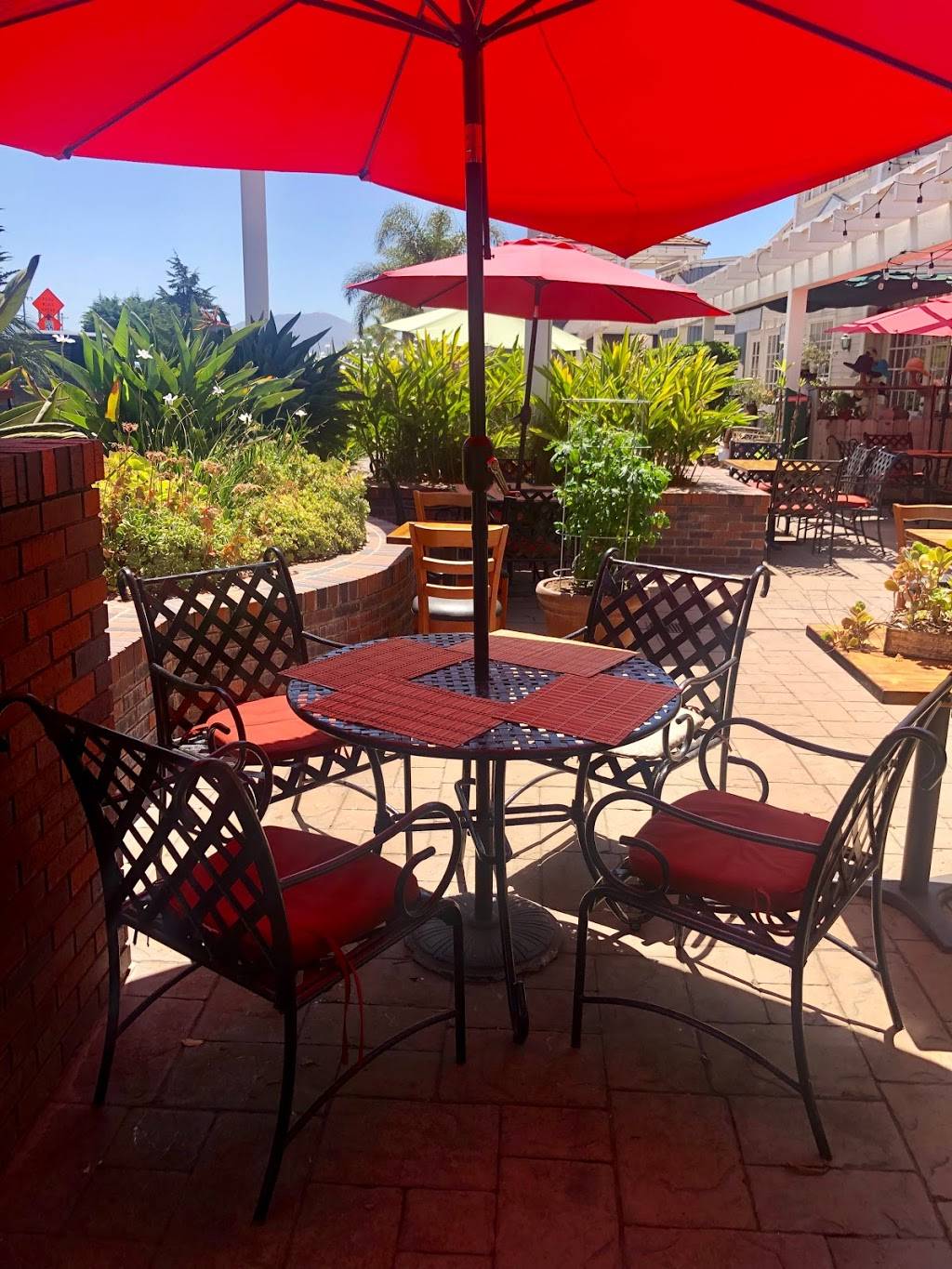 Tharios Kitchen | restaurant | 3807 Santa Claus Ln, Carpinteria, CA 93013, USA | 8056842209 OR +1 805-684-2209