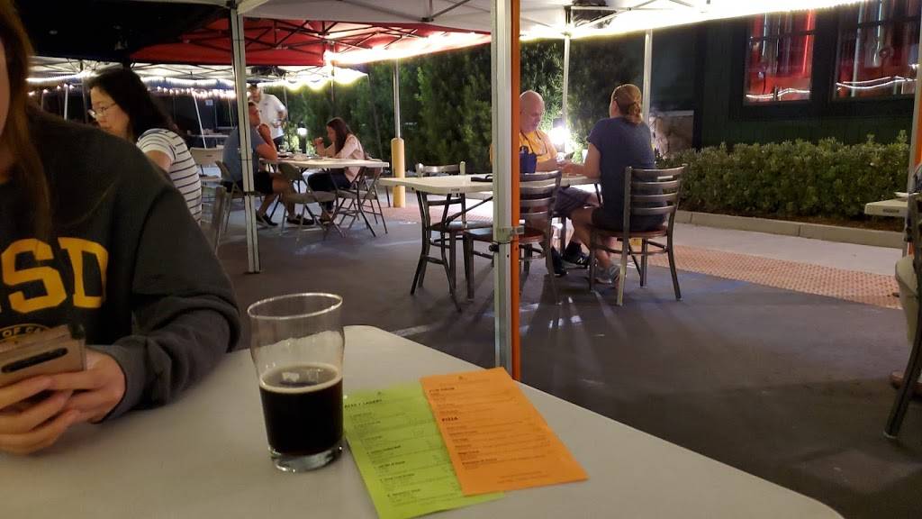 Pedals & Pints Brewing Company | restaurant | 156 W Hillcrest Dr, Thousand Oaks, CA 91360, USA | 8055510547 OR +1 805-551-0547