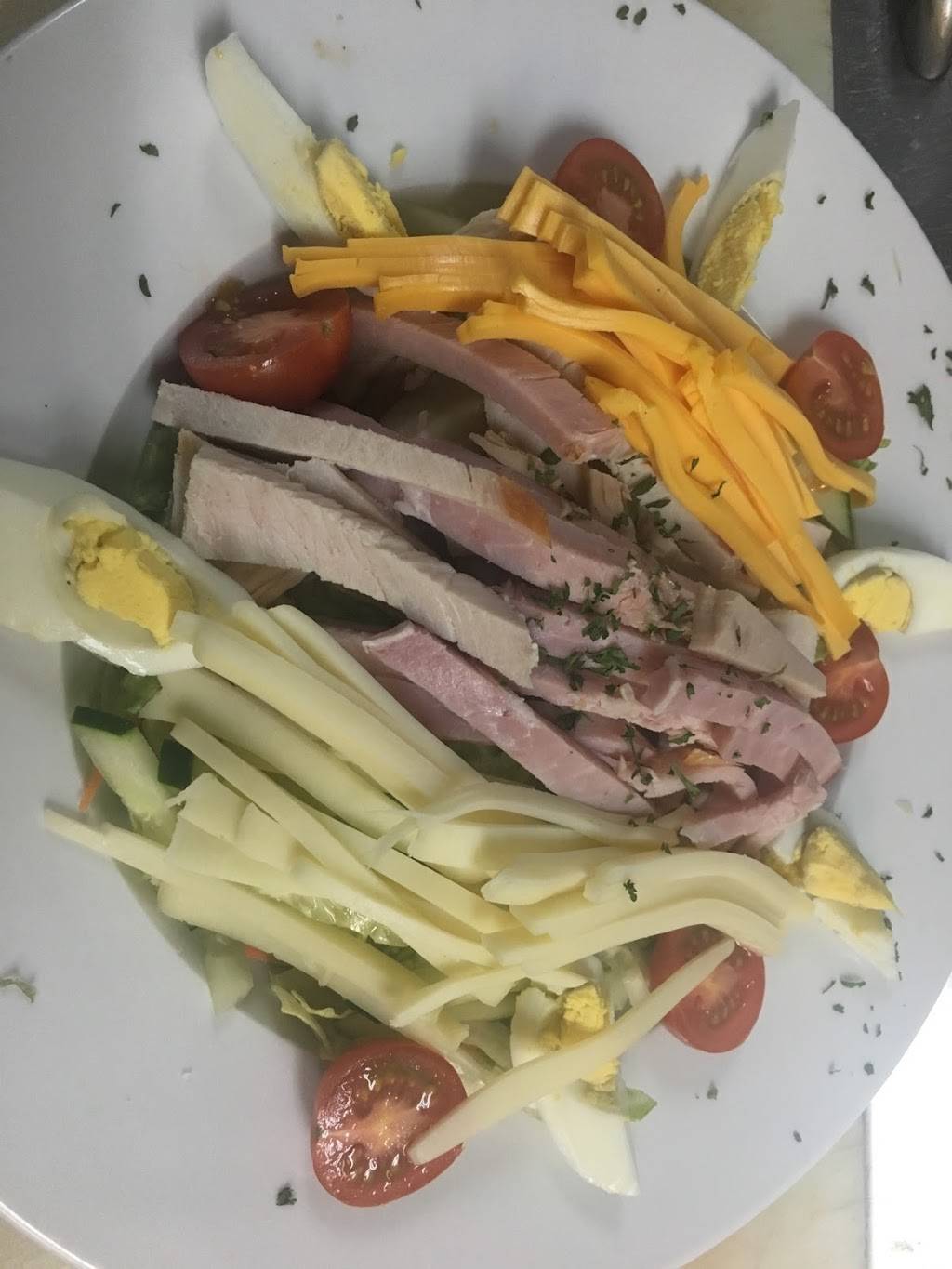 Trackside Diner Bar And Gaming | restaurant | 682 Park Ave, Genoa, IL 60135, USA | 8157846574 OR +1 815-784-6574