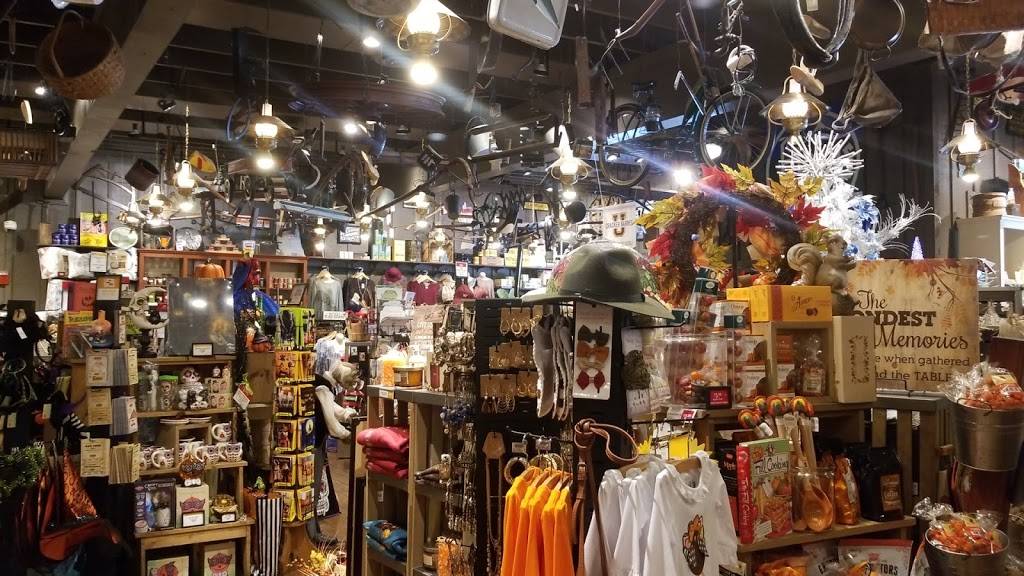 Cracker Barrel Old Country Store | restaurant | 217 Hillcrest Pkwy, Chesapeake, VA 23322, USA | 7574217077 OR +1 757-421-7077