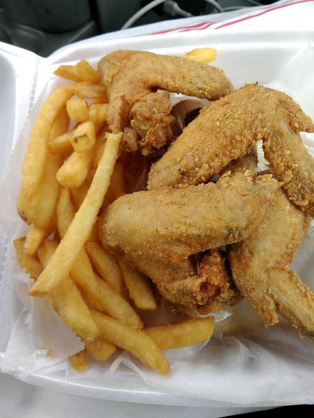 JJ Fish and Chicken | meal takeaway | 2453, 3948 W Cermak Rd, Chicago, IL 60623, USA | 7732774000 OR +1 773-277-4000