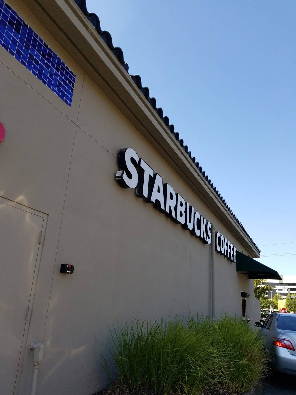 Starbucks | cafe | 2100 Arden Way #190, Sacramento, CA 95825, USA | 9165680297 OR +1 916-568-0297