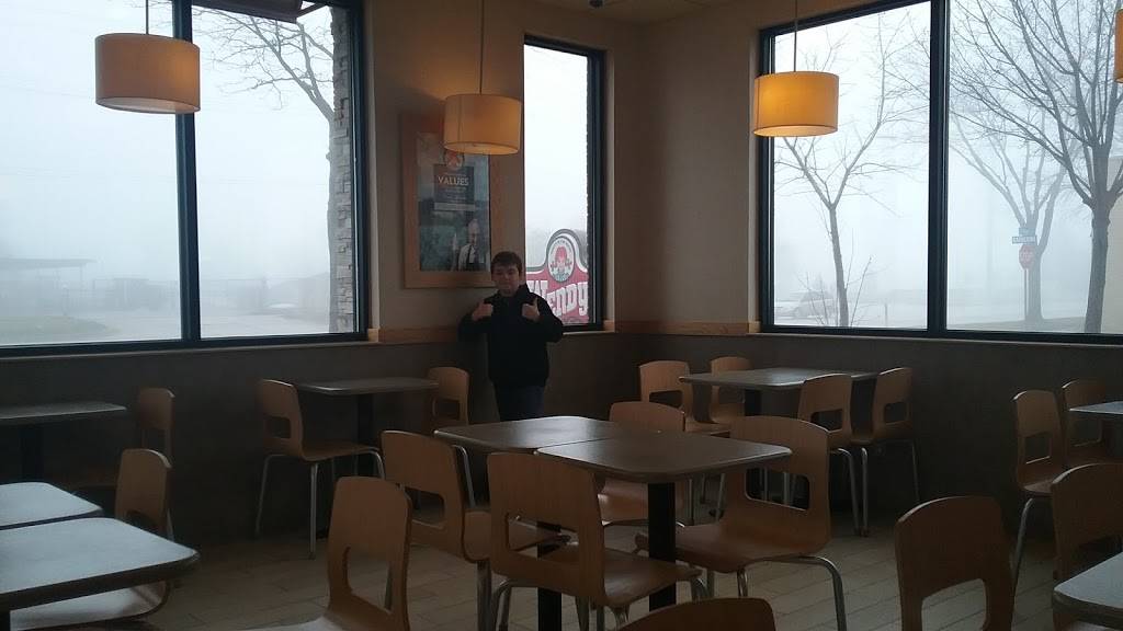 Wendys | restaurant | 21909 Ecorse Rd, Taylor, MI 48180, USA | 3132991330 OR +1 313-299-1330