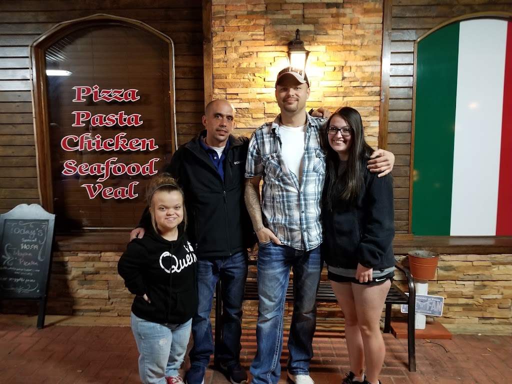 Luigis | restaurant | 210 N East St #2618, Atlanta, TX 75551, USA | 9037967020 OR +1 903-796-7020