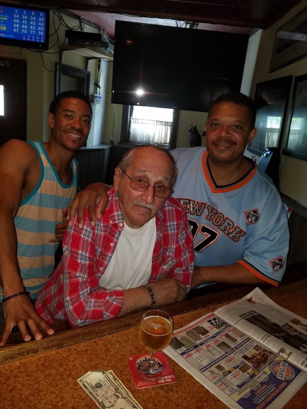 Winchesters Pub | restaurant | 23312 Hillside Avenue, Queens Village, NY 11427, USA | 7184648230 OR +1 718-464-8230